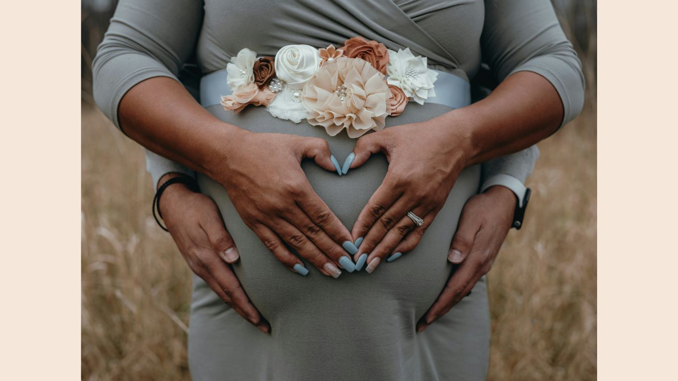 Maternity Photoshoot Outfit Ideas