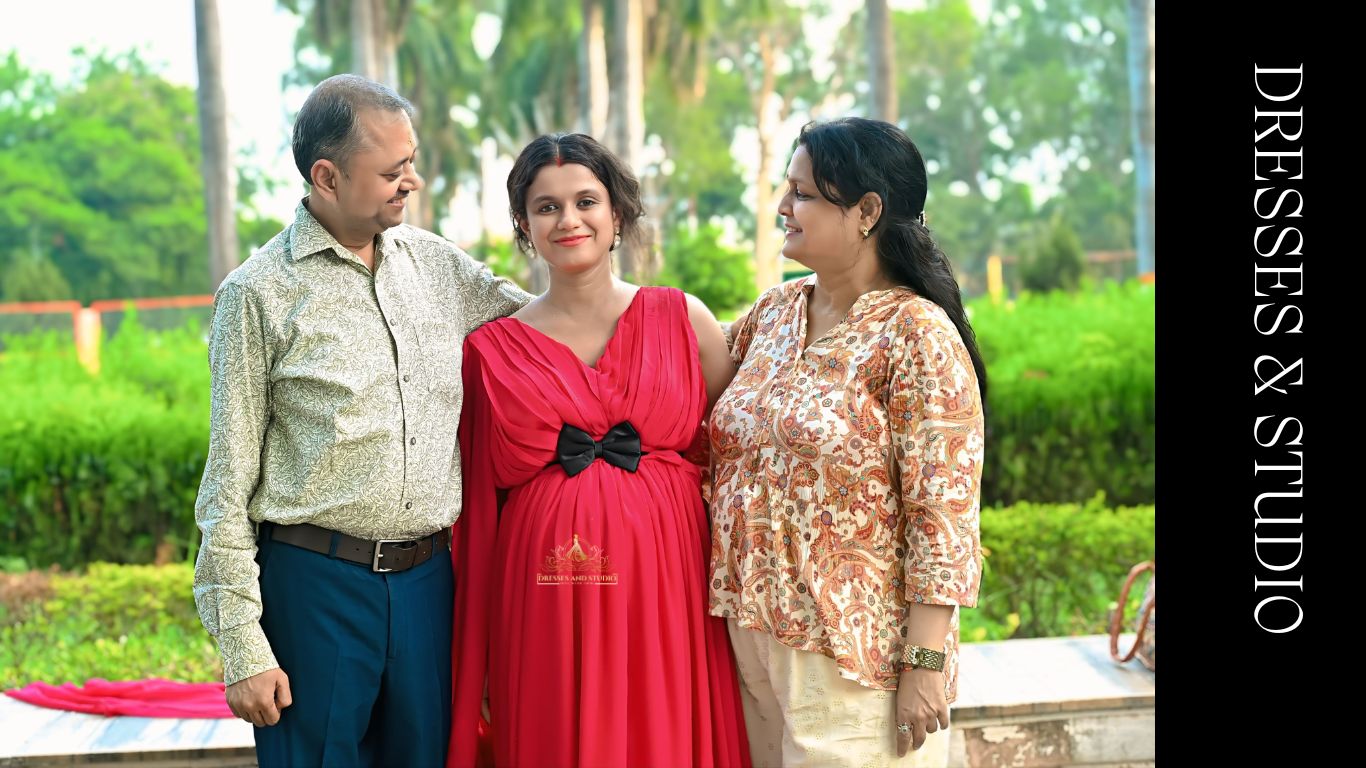 Maternity Shoot with Family in Gorakhpur – Celebrate the Journey Together