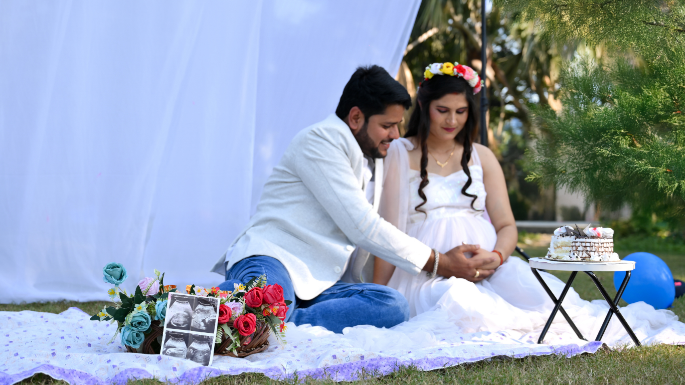 Maternity Photoshoot in Gorakhpur | Dresses & Studio